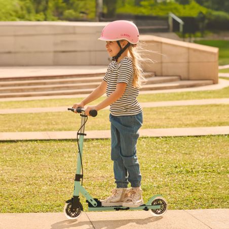 Trottinette 2 roues Globber avec frein au guidon pour les enfants dès 4 ans